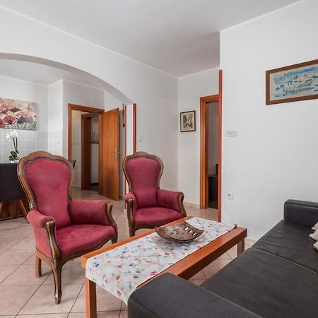 Apartments Eda Baška Buitenkant foto